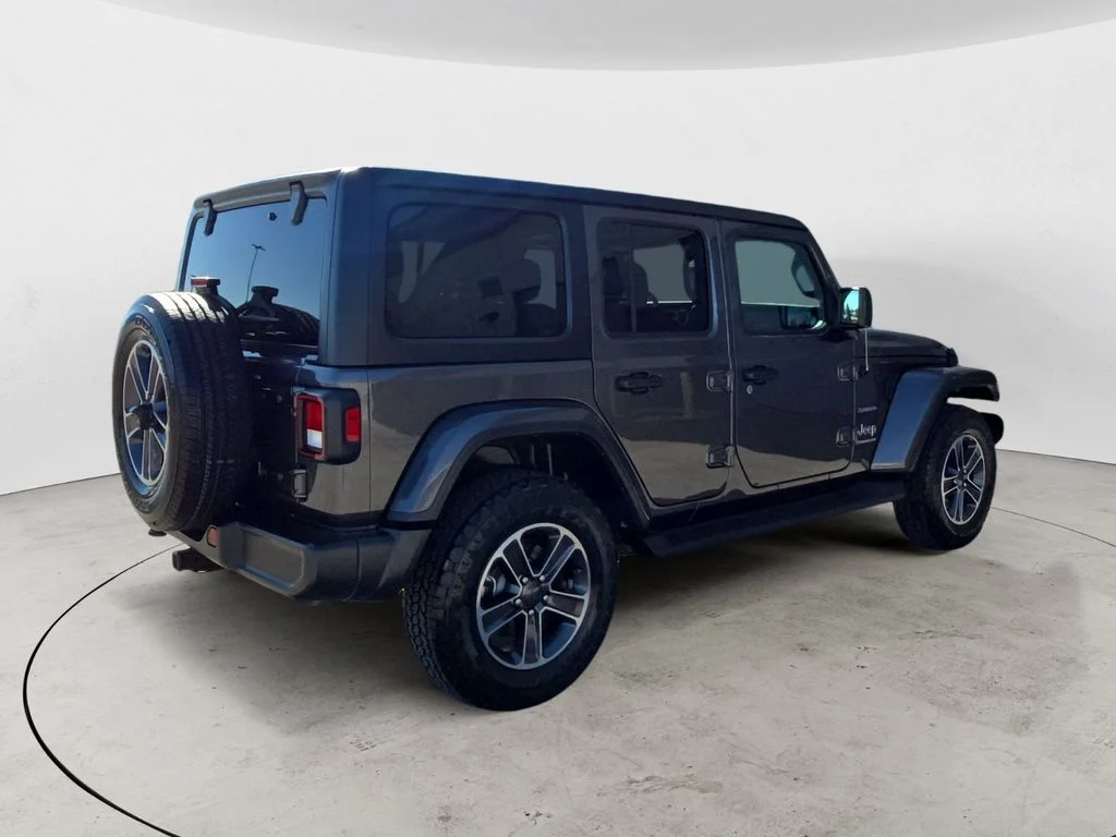 Used 2023 Gray Jeep Sahara image 5