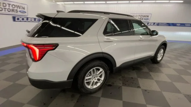 New 2027 Avalanche Gray Ford Active image 8