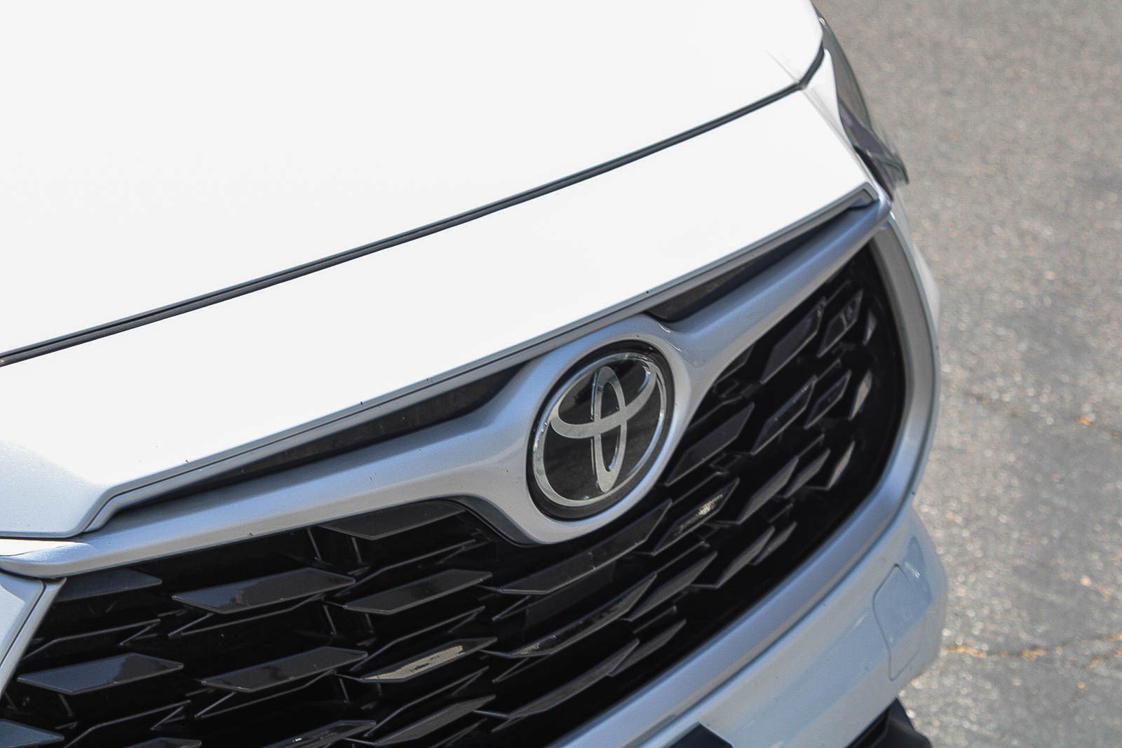 Used 2020 Blizzard Pearl Toyota XLE image 5
