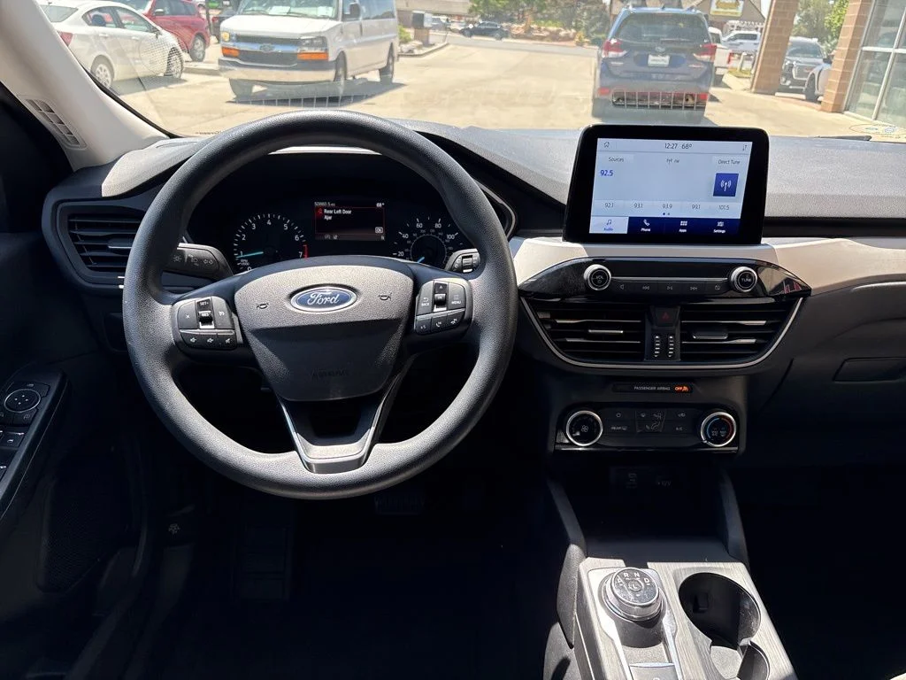 Used 2022 Black Ford SE image 8