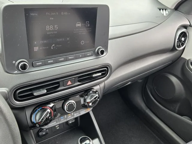 2023 Hyundai Kona SE - Photo 21