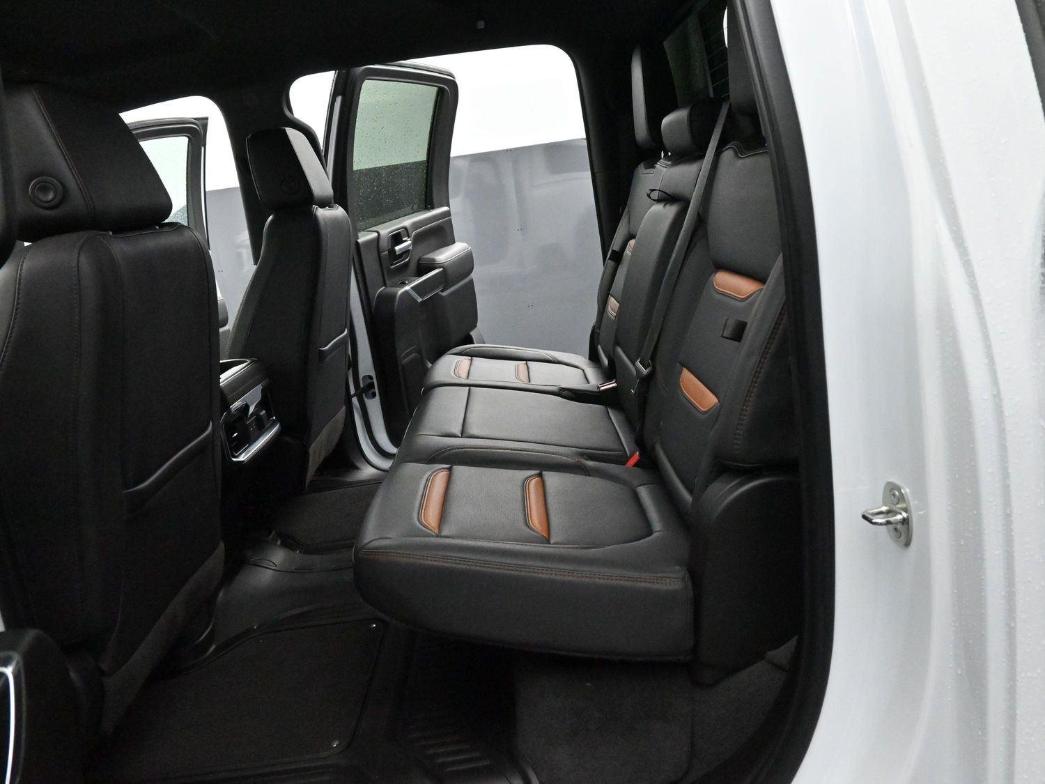 Used 2022 Summit White GMC AT4 image 29