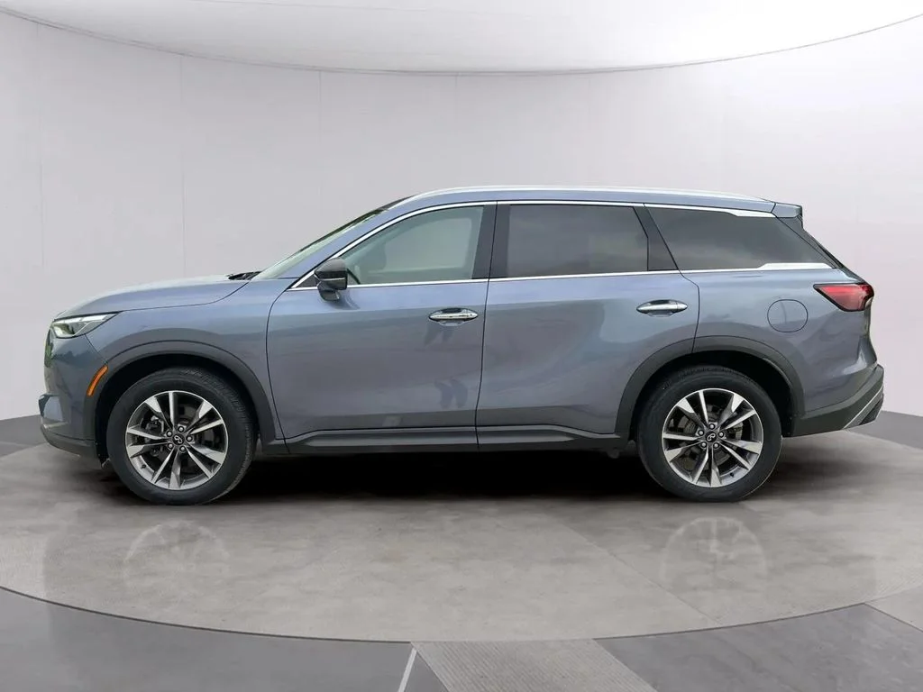 Used 2024 Moonbow Blue INFINITI LUXE image 2