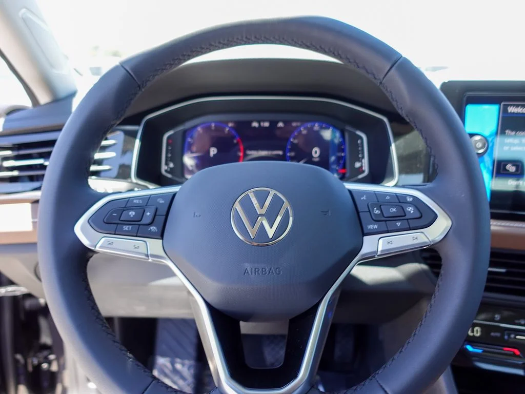 New 2026 Deep Black Pearl Volkswagen 1.5T SEL image 12