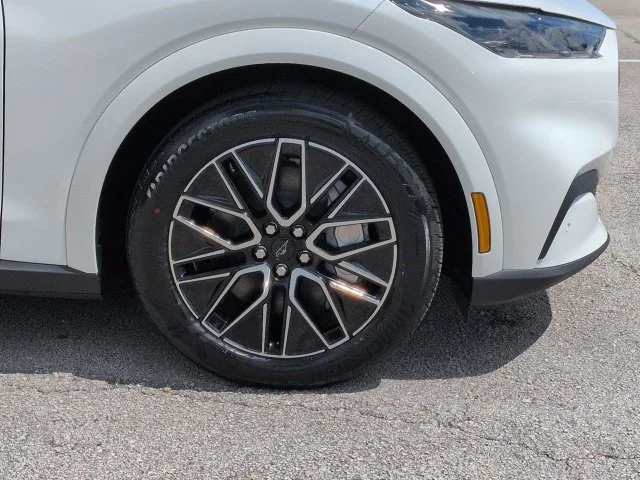 New 2026 Star White Metallic Tri-coat Ford Premium image 11