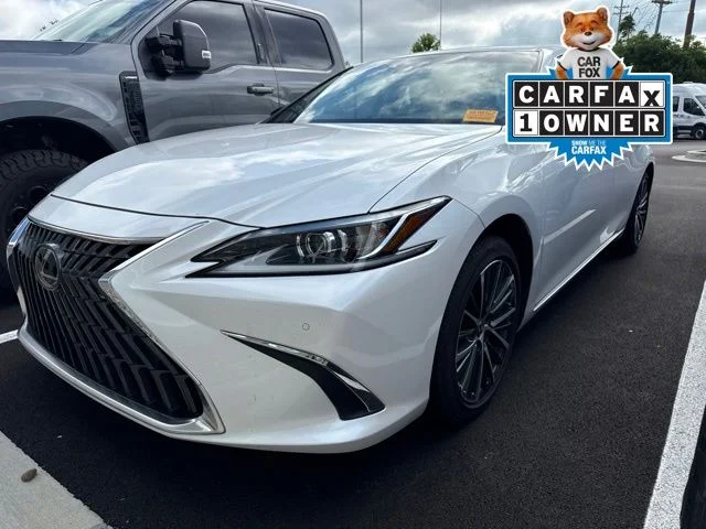 Used 2024 Eminent White Pearl Lexus 350 image 2