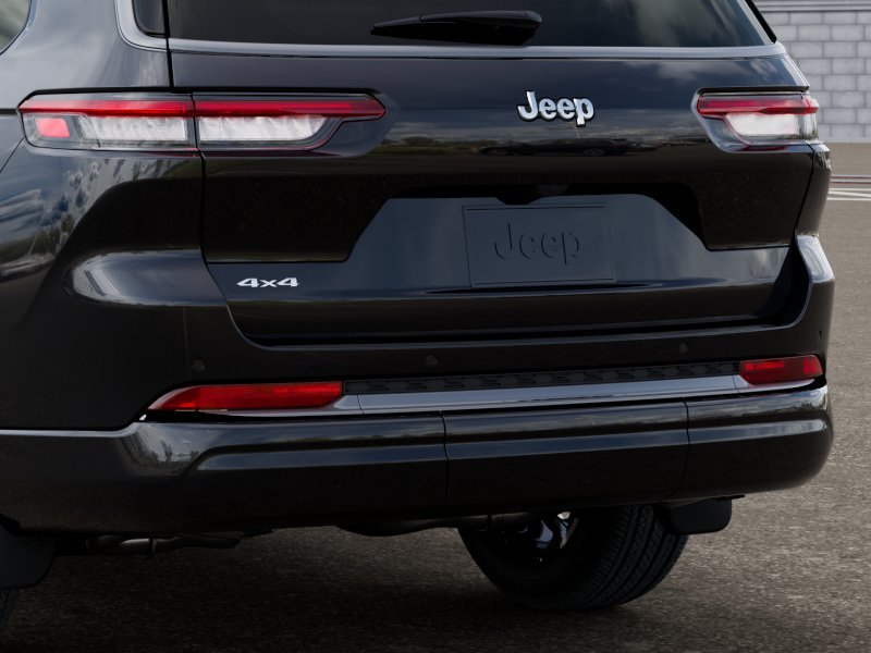 New 2026 Diamond Black Crystal Pearl-Coat Exterior Paint Jeep Limited image 39