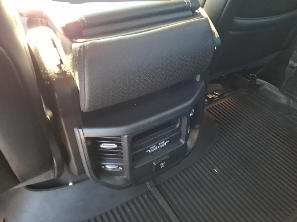 Used 2022 White Ram Laramie image 10