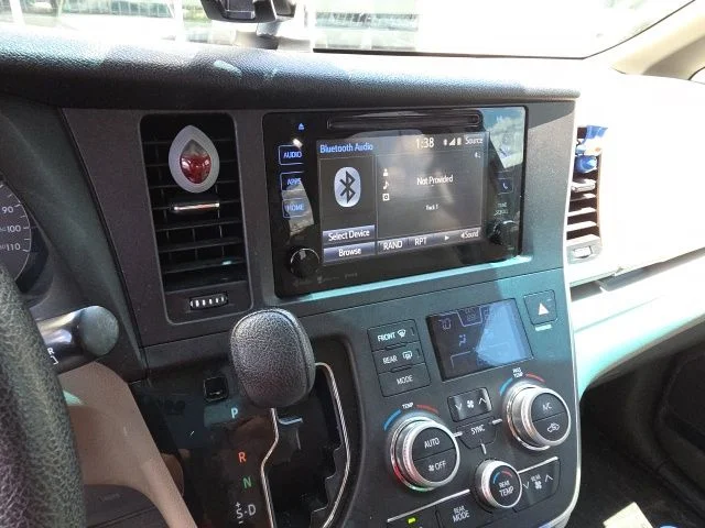 Used 2017  Toyota LE image 2
