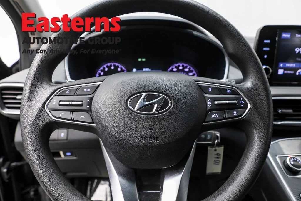 Used 2023 Black Hyundai SE image 10