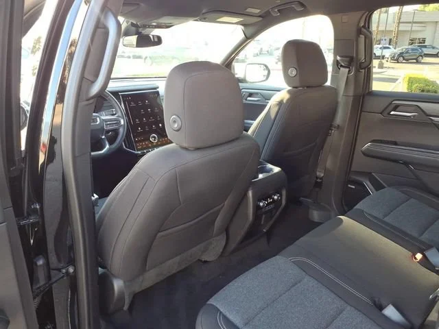 Used 2025 Ebony Twilight Metallic GMC Elevation image 9