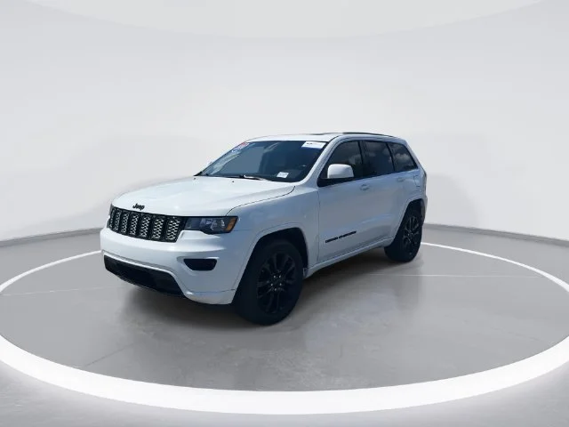 Used 2020 White Jeep Altitude image 3