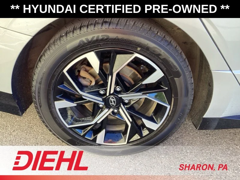 Used 2024 Silver Hyundai SEL image 9