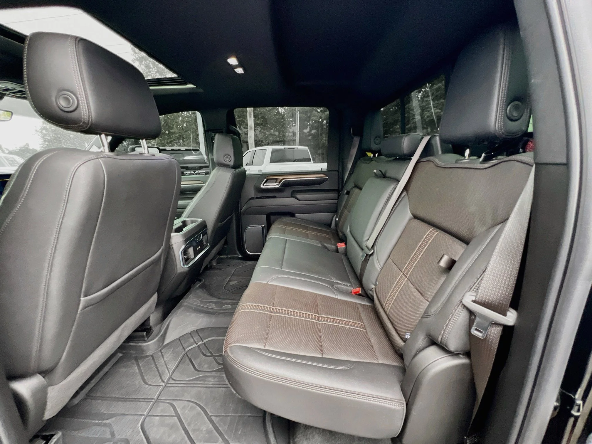 Used 2024 Black Chevrolet HIGH COUNTRY image 23