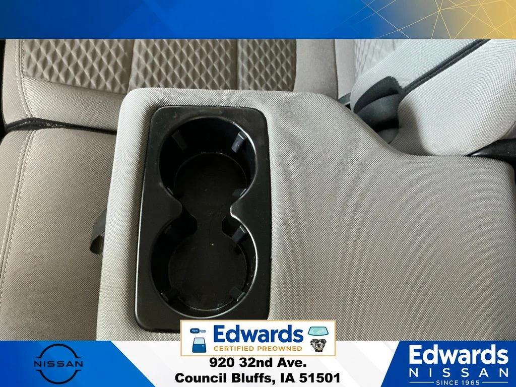 Used 2020 Gold Ford SE image 12
