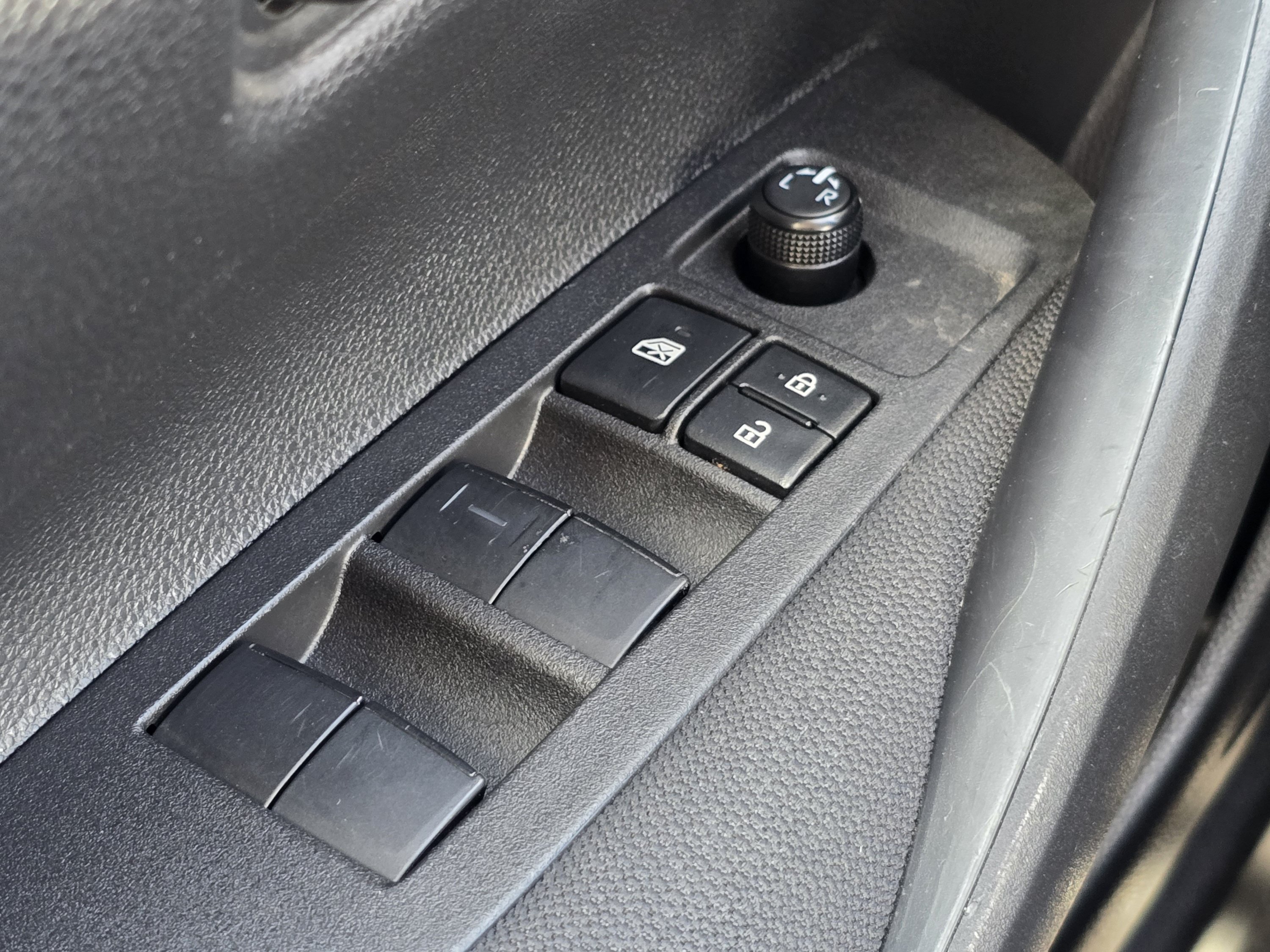 Used 2025 Underground Toyota LE image 32