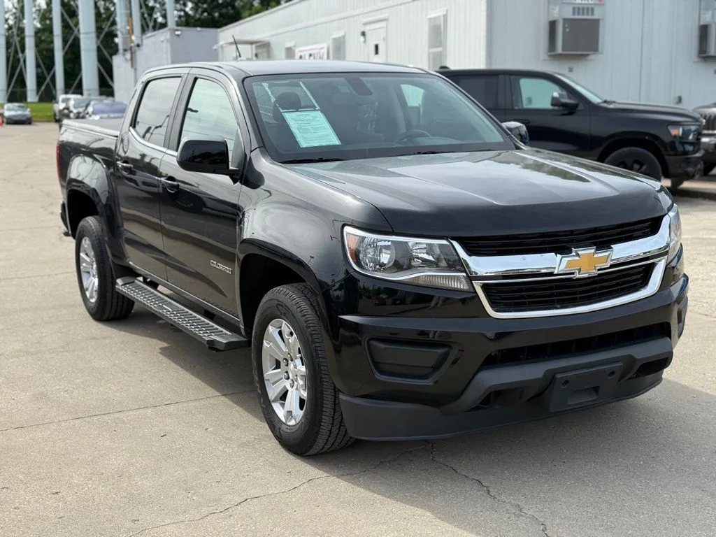 Used 2020 Black Chevrolet LT image 4