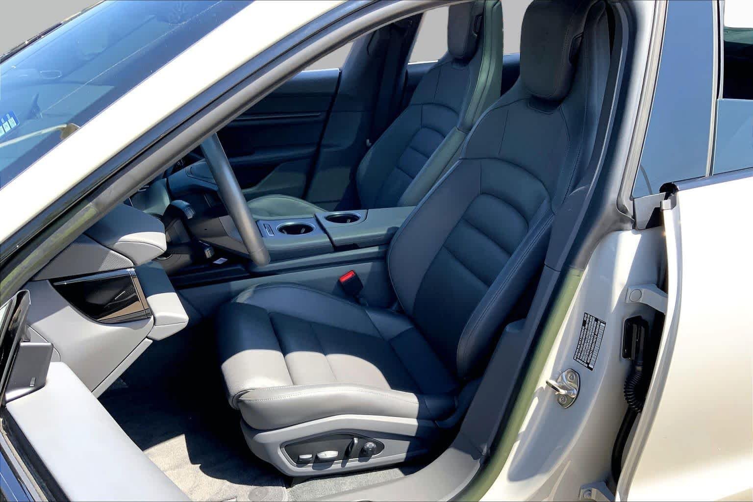 Used 2022 Chalk Porsche  image 7