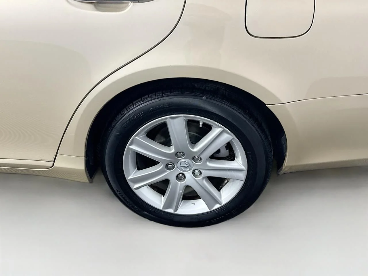 Used 2009 Beige Lexus 350 image 16