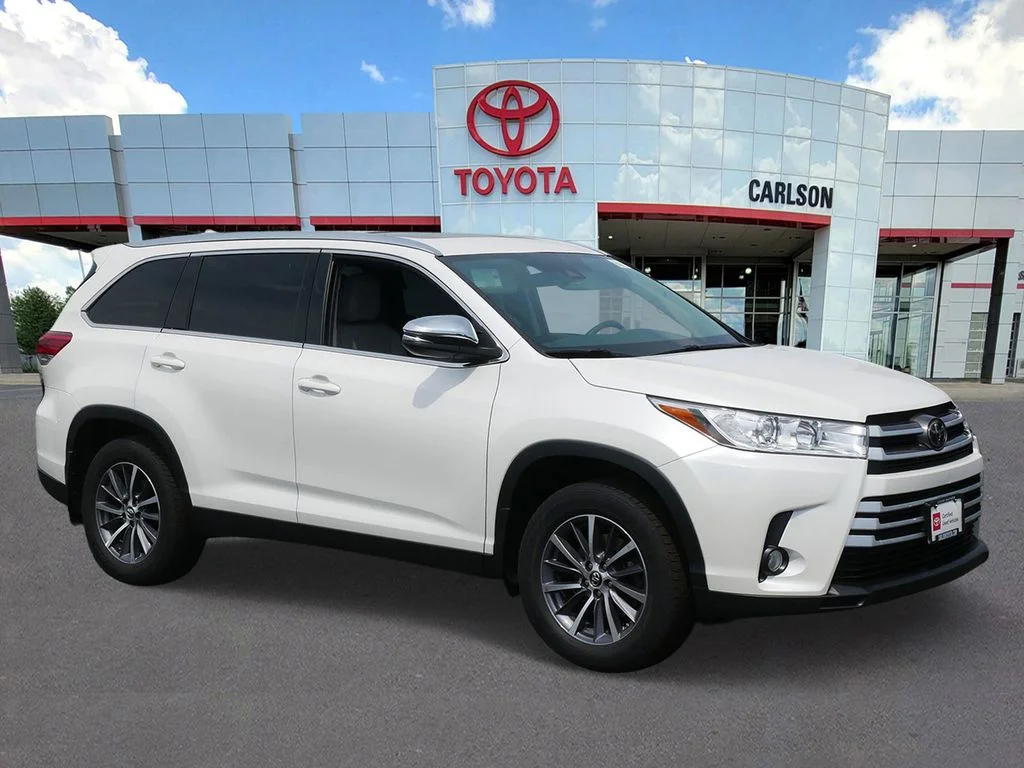 Certified 2019 Toyota Highlander XLE with VIN 5TDJZRFH3KS582820 for sale in Minneapolis, Minnesota