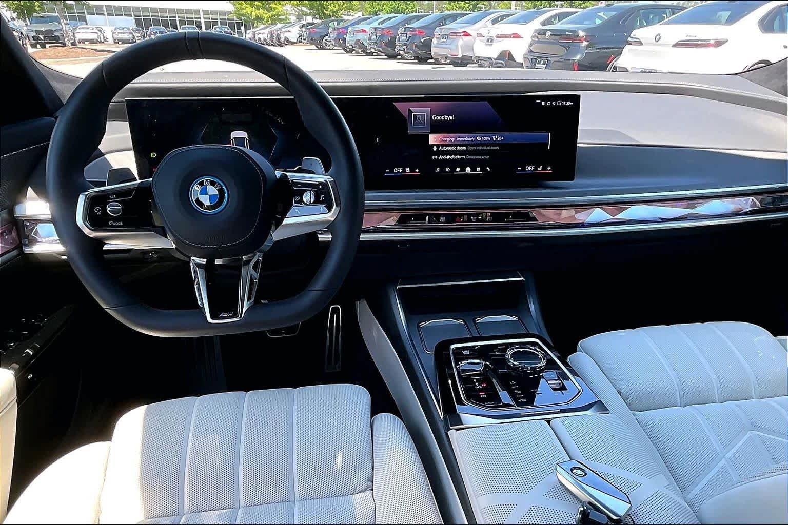 2025 BMW 7 Series 750e - Photo 15