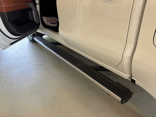 Used 2025 White GMC Denali Ultimate image 26