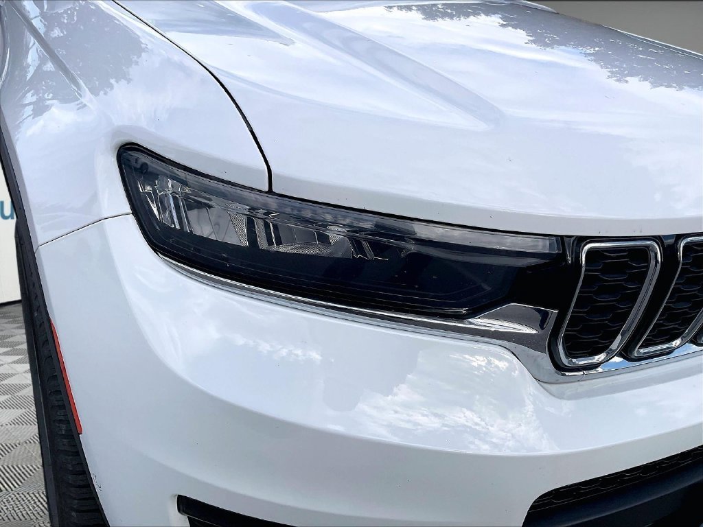 Used 2021 Bright White Clearcoat Jeep Limited image 32
