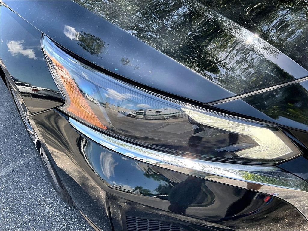 Used 2023 Super Black Clearcoat Nissan 2.5 SV image 32