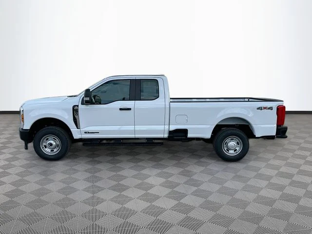 New 2026 Oxford White Ford XL image 3