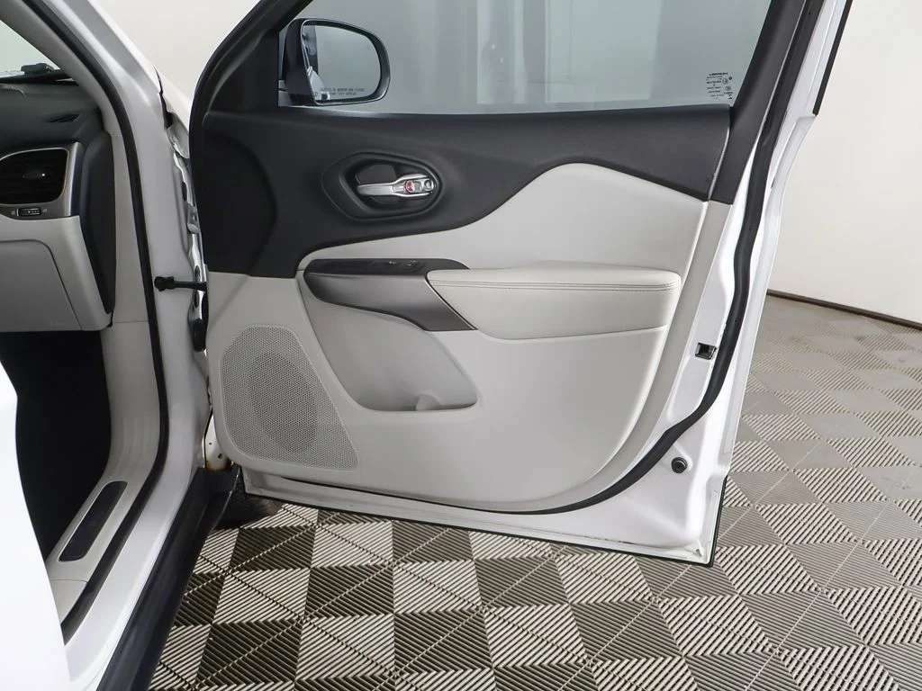 Used 2020 White Jeep Limited image 24