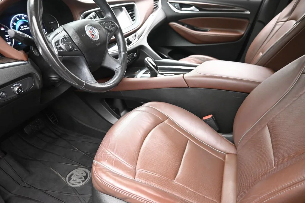 Used 2018 White Buick Avenir image 20