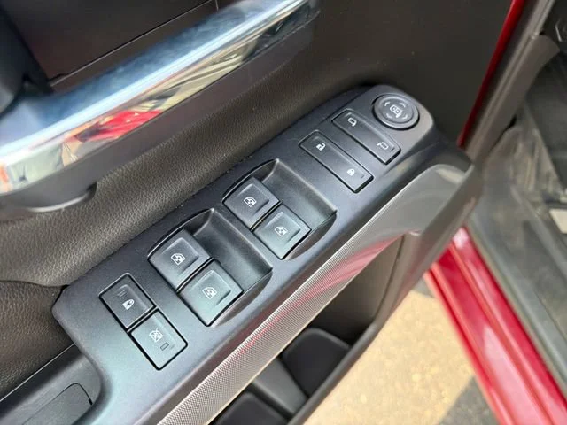 Used 2018 CAJUN RED TINTCOAT Chevrolet LT image 14