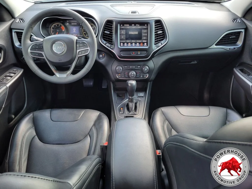 Used 2022 White Jeep Latitude Lux image 19