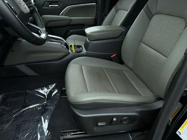 Used 2024 Black Chevrolet ZR2 image 23