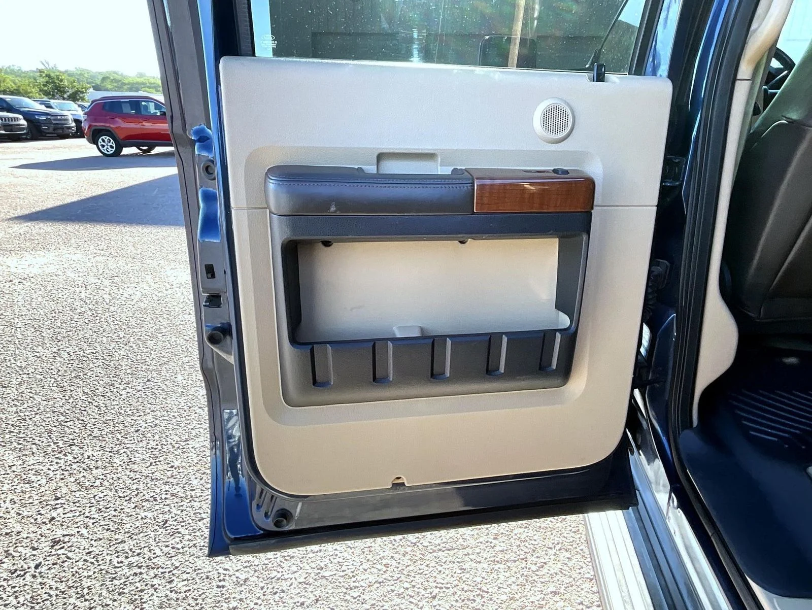 Used 2016 Blue Ford King Ranch image 21