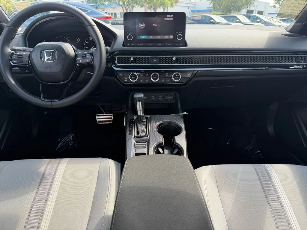2025 Honda Civic Hatchback Sport - Photo 13