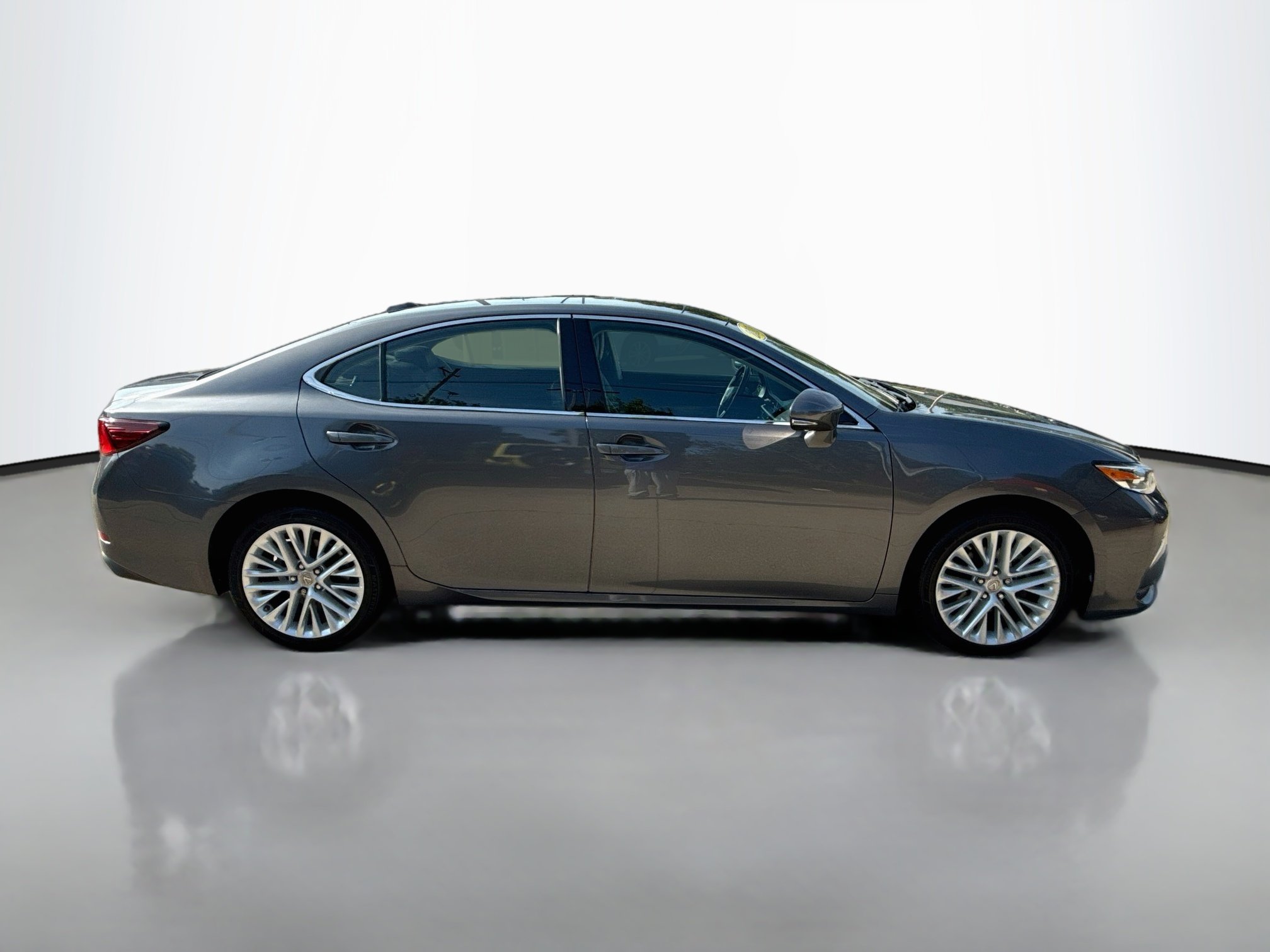 Used 2018 Nebula Gray Pearl Lexus Base image 8