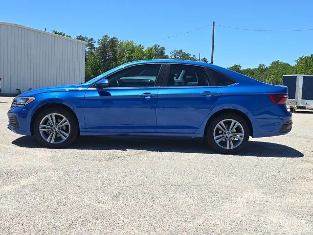 Used 2023 Blue Volkswagen 1.5T SE image 2