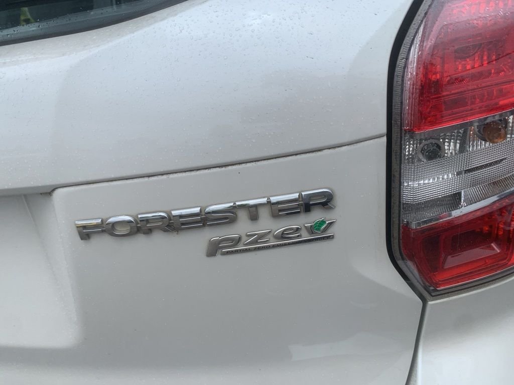 Used 2015 Satin White Pearl Subaru 2.5i image 8