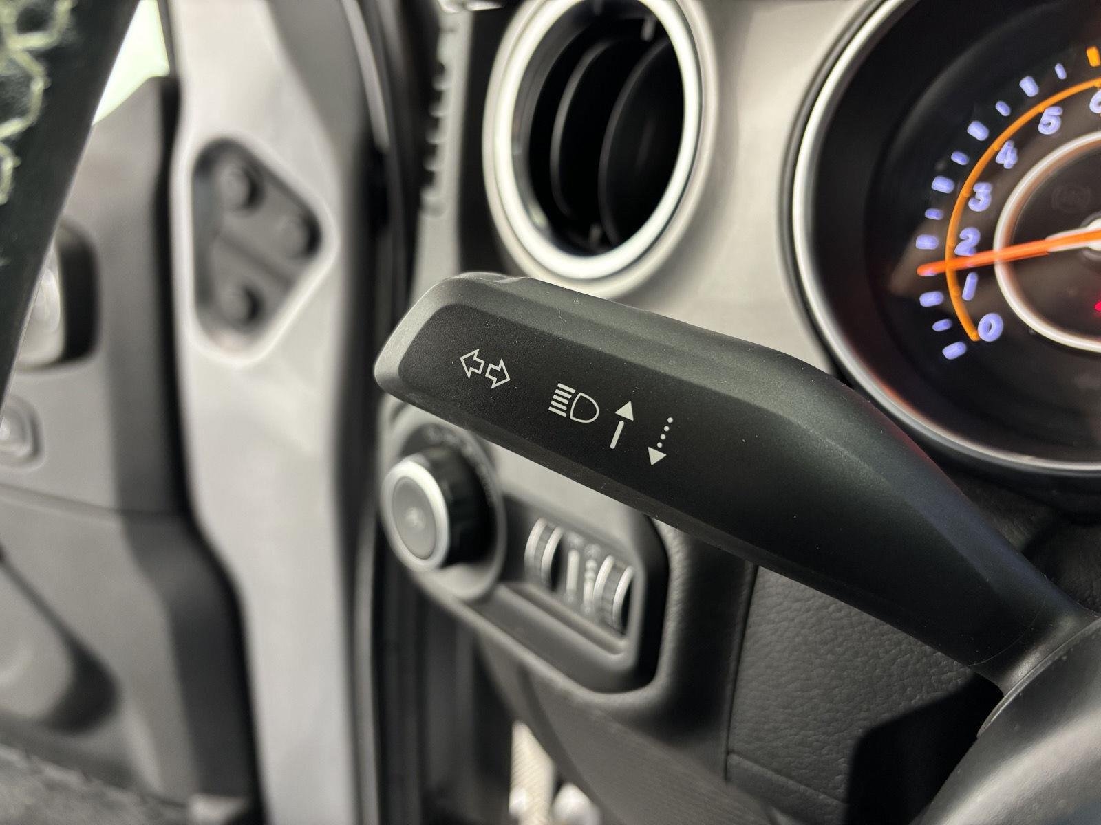 Used 2020 Billet Silver Metallic Jeep Sahara image 28