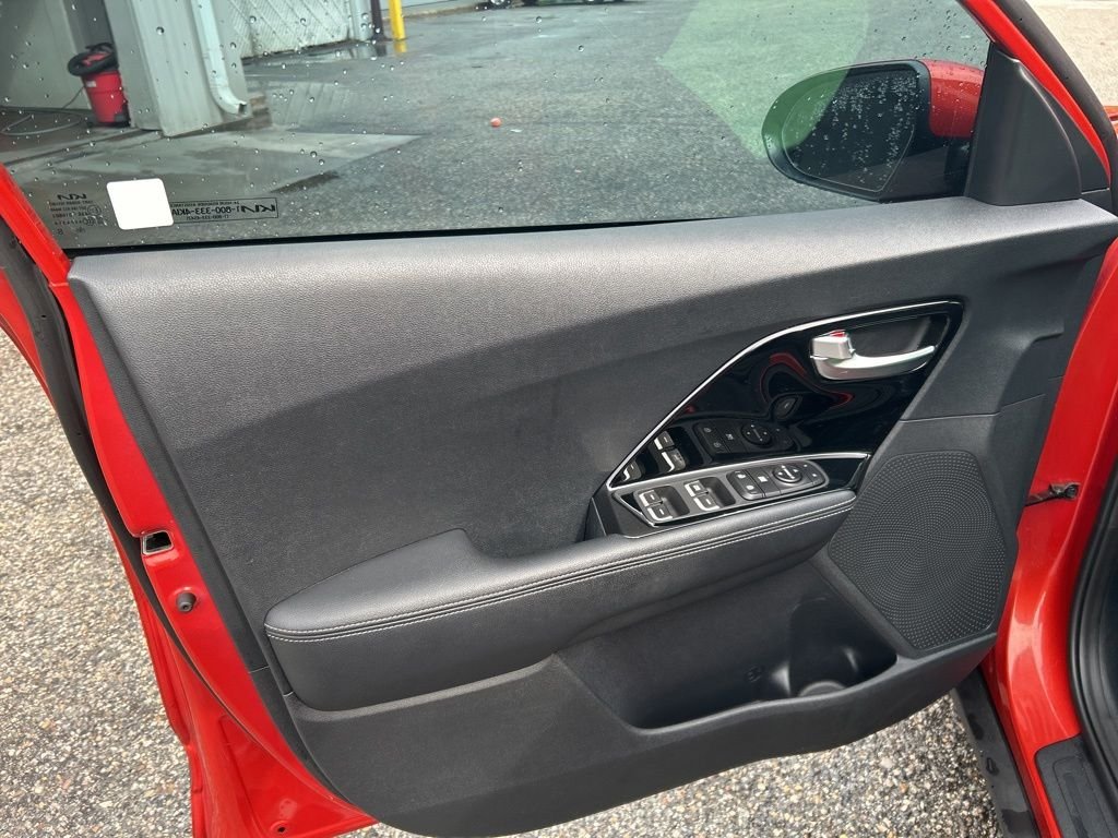 Used 2022 Orange Kia LXS image 16