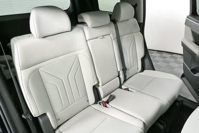 New 2026 Phantom Black Hyundai SEL FWD image 109