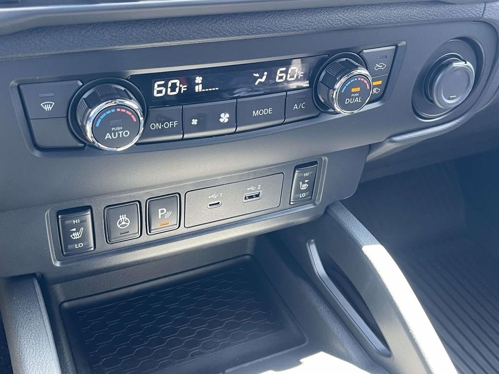 New 2026 Boulder Gray Pearl Nissan Crew Cab SV image 28
