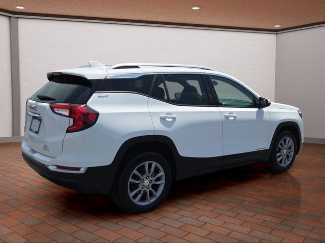 Used 2024 Summit White GMC SLT image 3