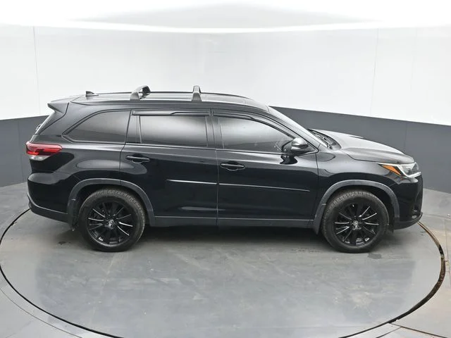 Used 2019 Midnight Black Metallic Toyota SE image 43