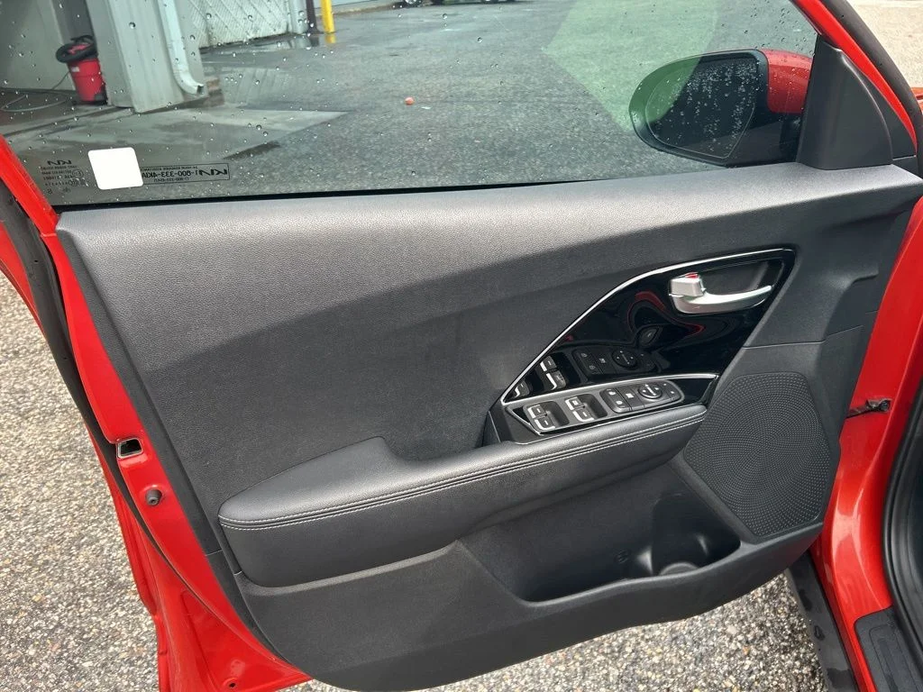 Used 2022 Orange Kia LXS image 16