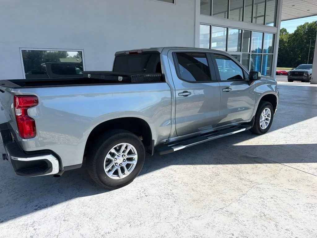 Used 2023 Sterling Gray Metallic Chevrolet LT image 5
