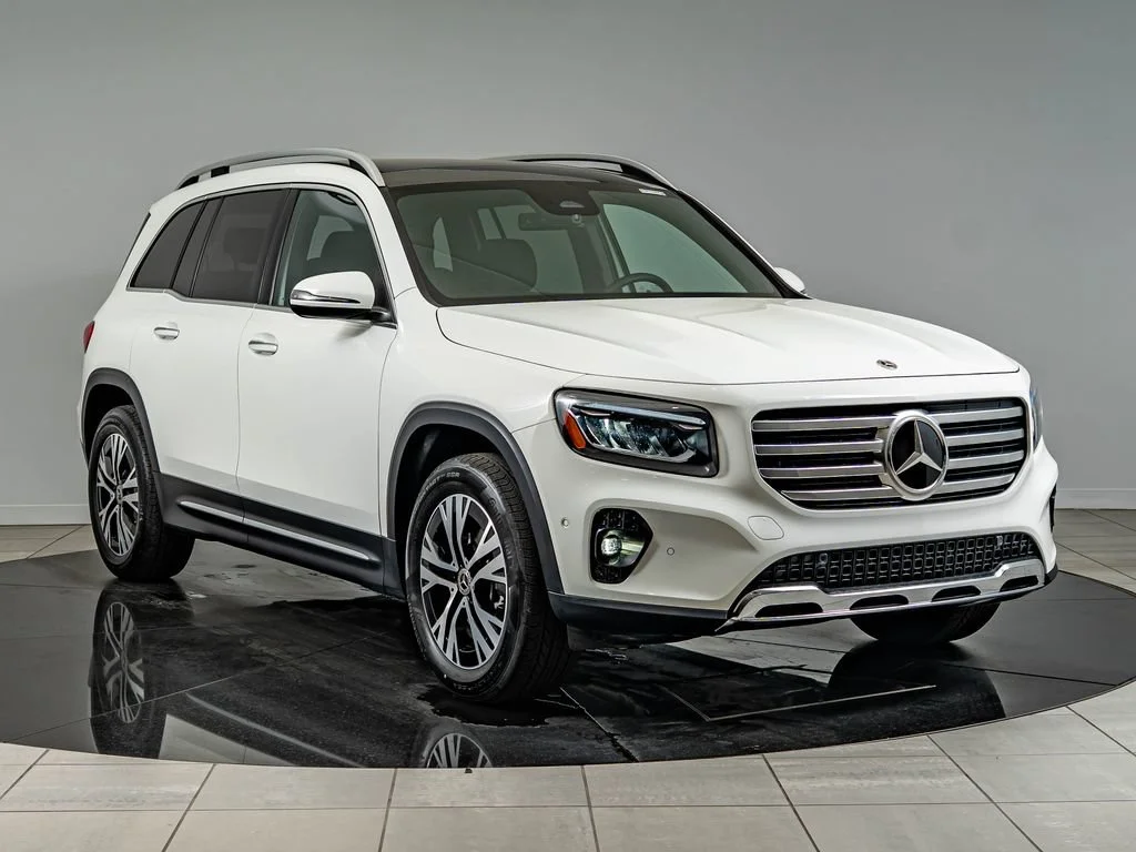 Used 2026 Polar White Mercedes-Benz GLB 250 image 3
