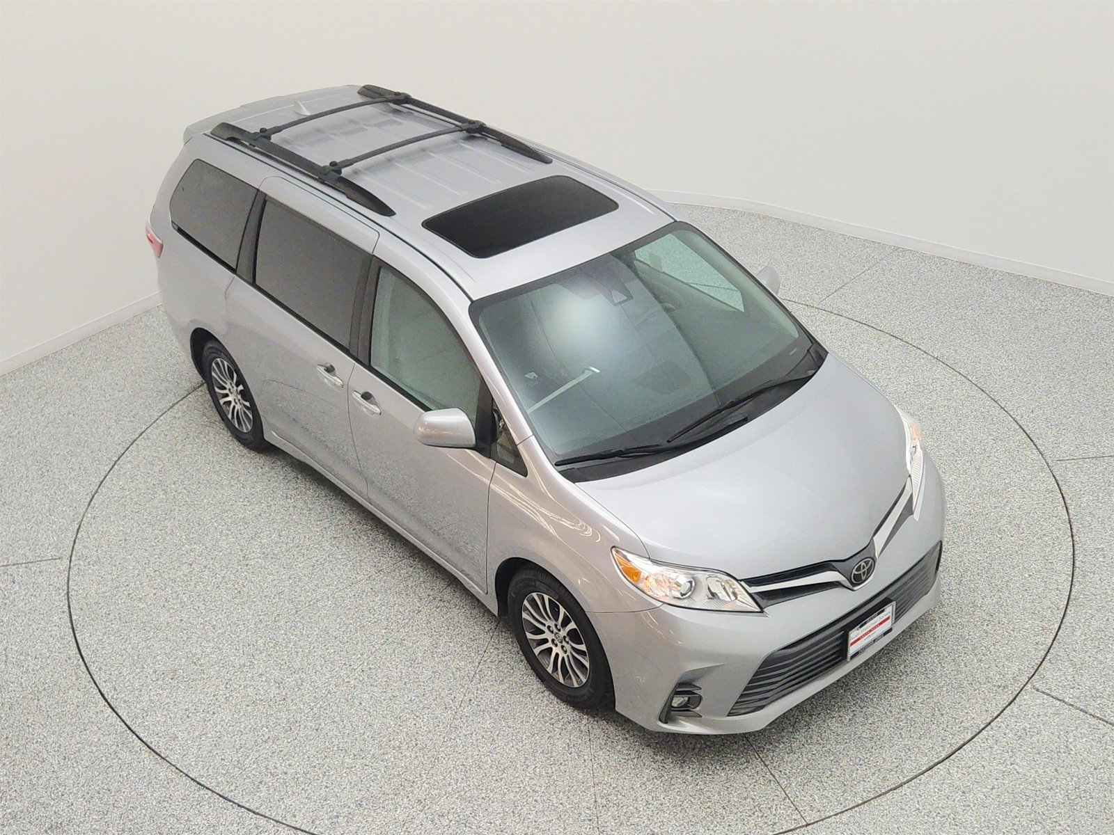 Used 2018 Silver Sky Metallic Toyota XLE Premium image 24