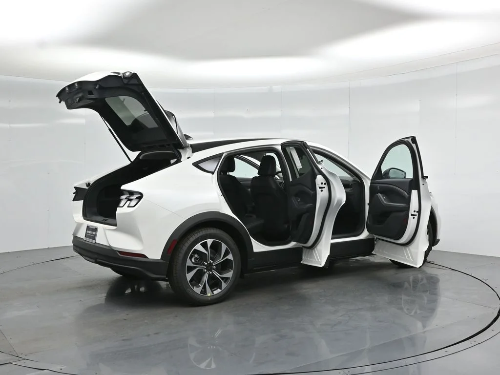New 2026 Star White Metallic Tri-coat Ford Select image 5